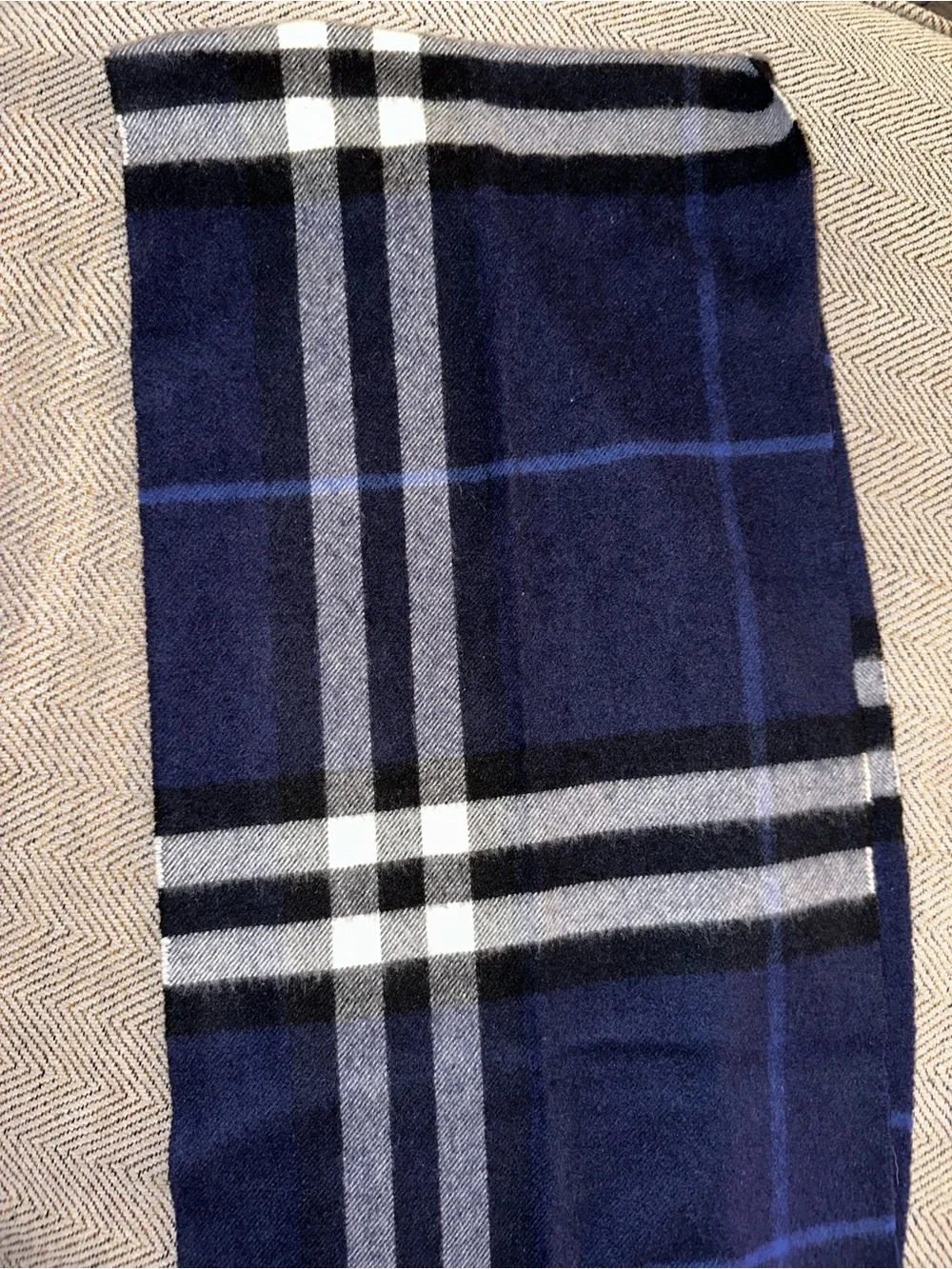 Authentic Men’s Burberry Navy and Black 100% Cashmere Plaid Scarf